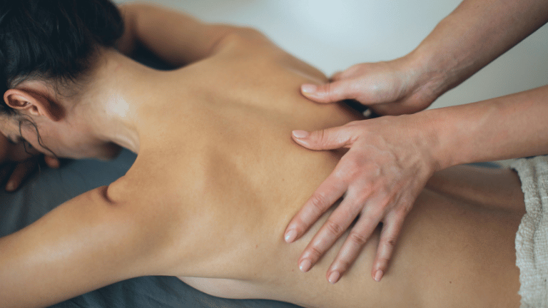Massage, massage sexuel, trio, massage à trois, huile de massage, acte sexuel, récit, récit érotique